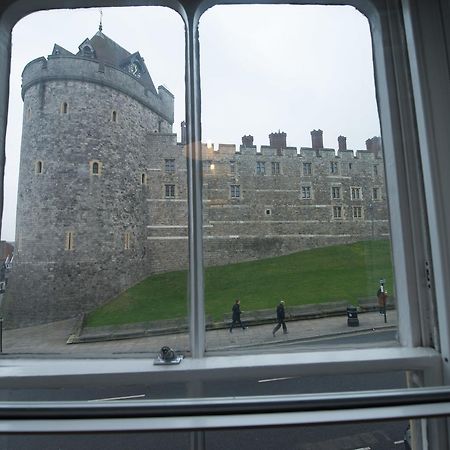 Central Windsor Apartment Facing The Castle Esterno foto