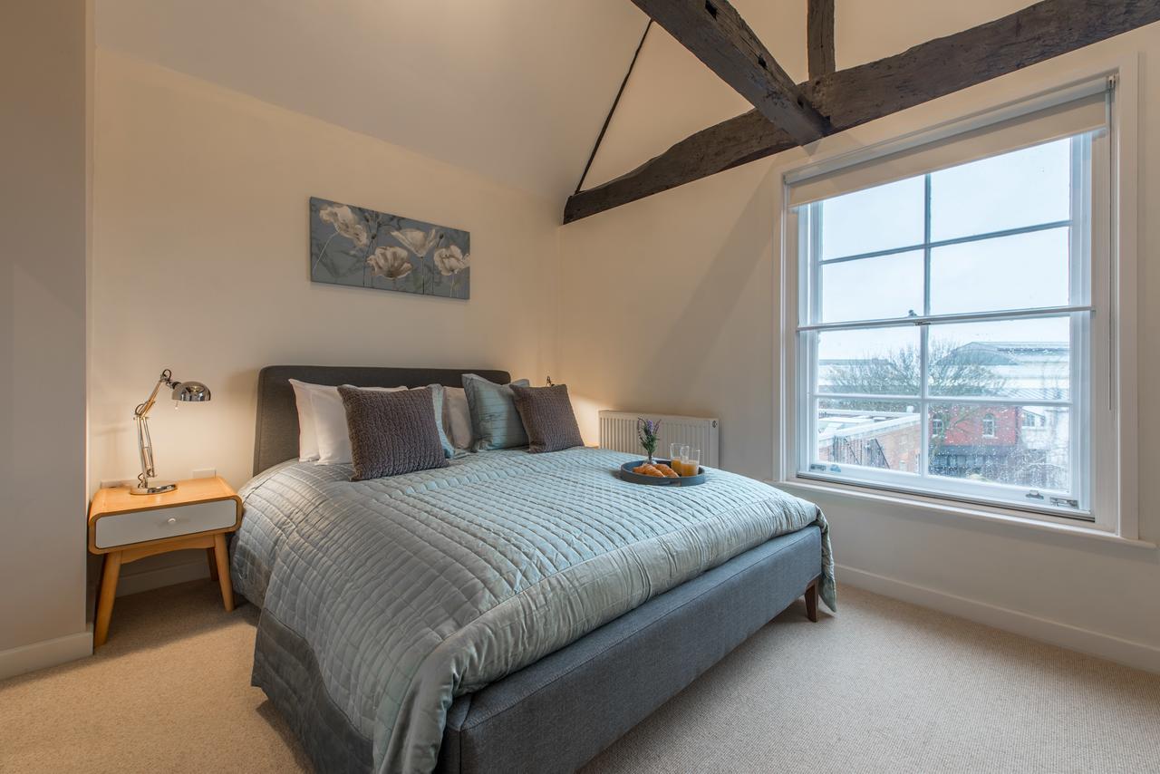 Central Windsor Apartment Facing The Castle Esterno foto